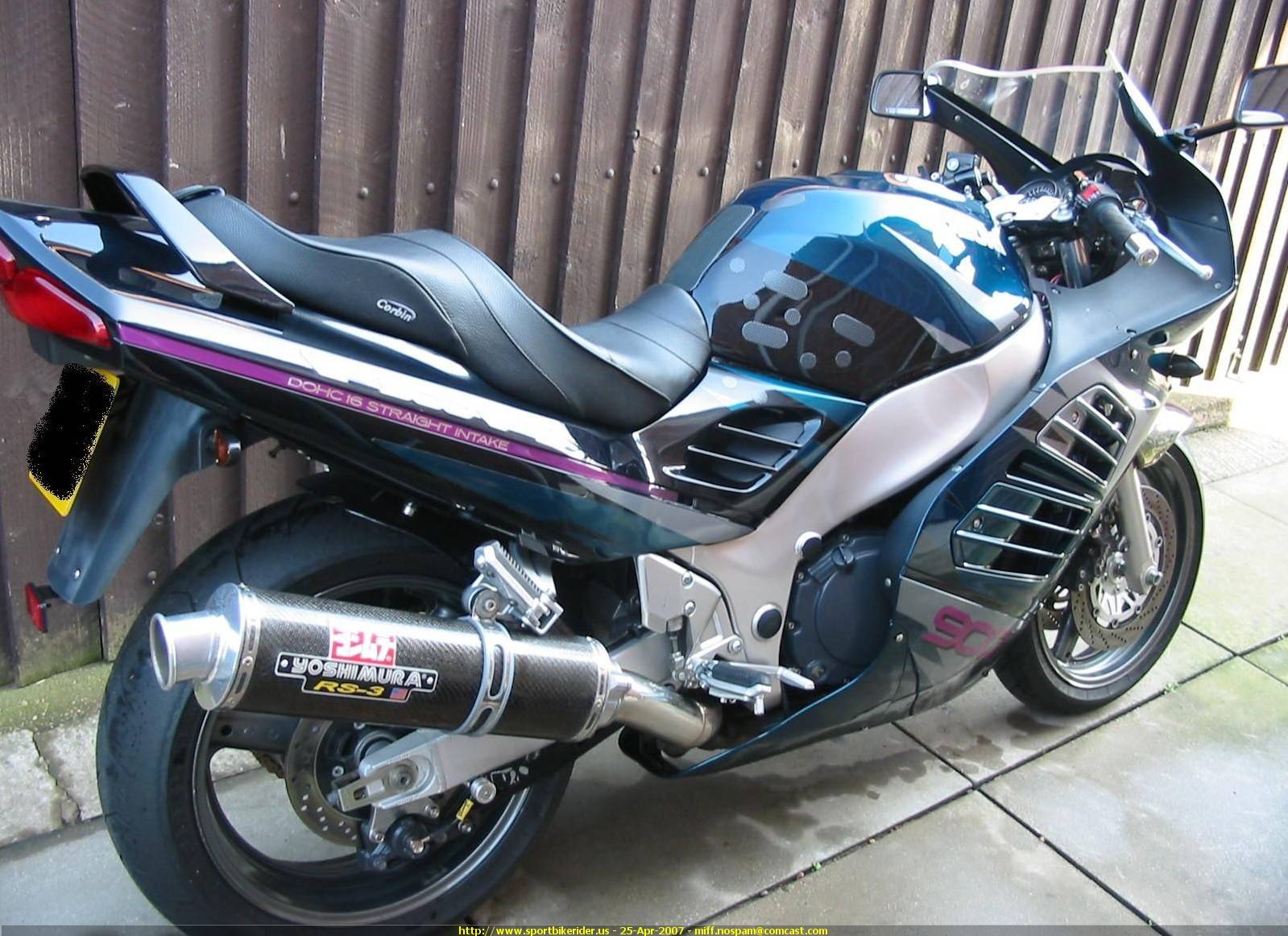 Suzuki rf900r