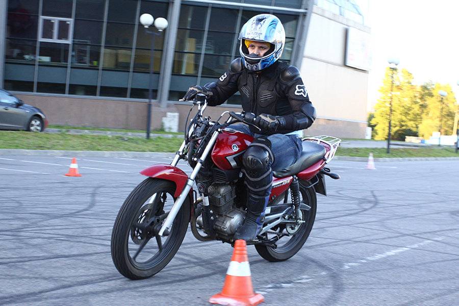Контраварийное вождение мотоцикла: что нужно знать перед выбором курса обучения