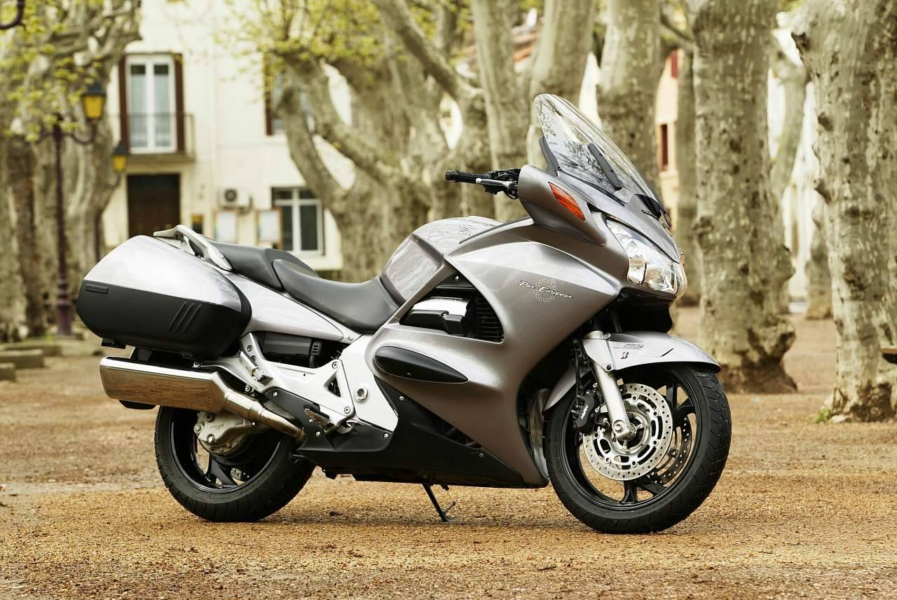 Honda РЎРўРҐ 1300