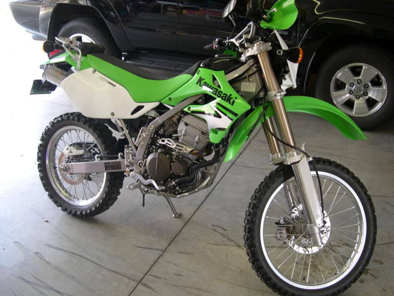 Обзор мотоцикла kawasaki klx 250 - технические характеристики и отзывы владельцев