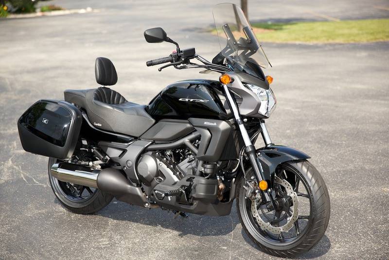 Мотоцикл honda ctx700