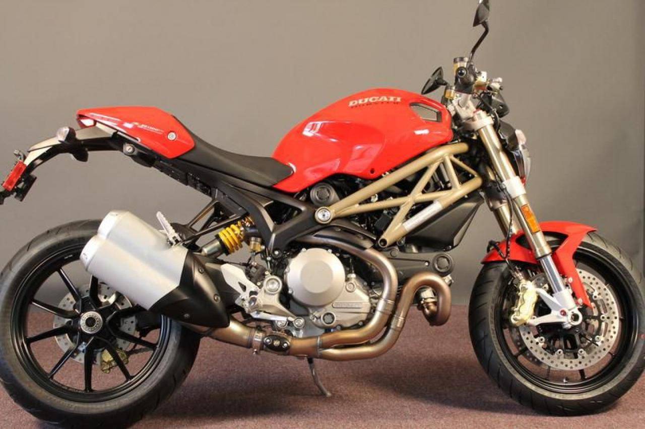Ducati monster 1100 (2009) review
