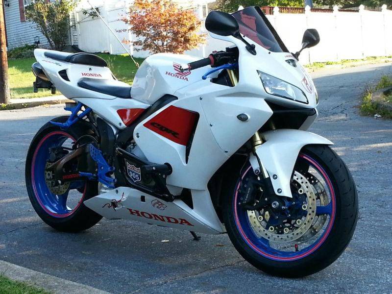 Honda cbr600rr vs yamaha yzf-r6 vs mv agusta f3 675 - сравнение | in-moto.ru
