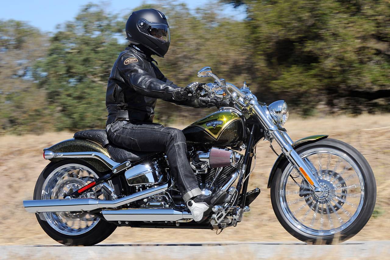 Review of harley davidson 2017 cvo pro street breakout | bikes catalog