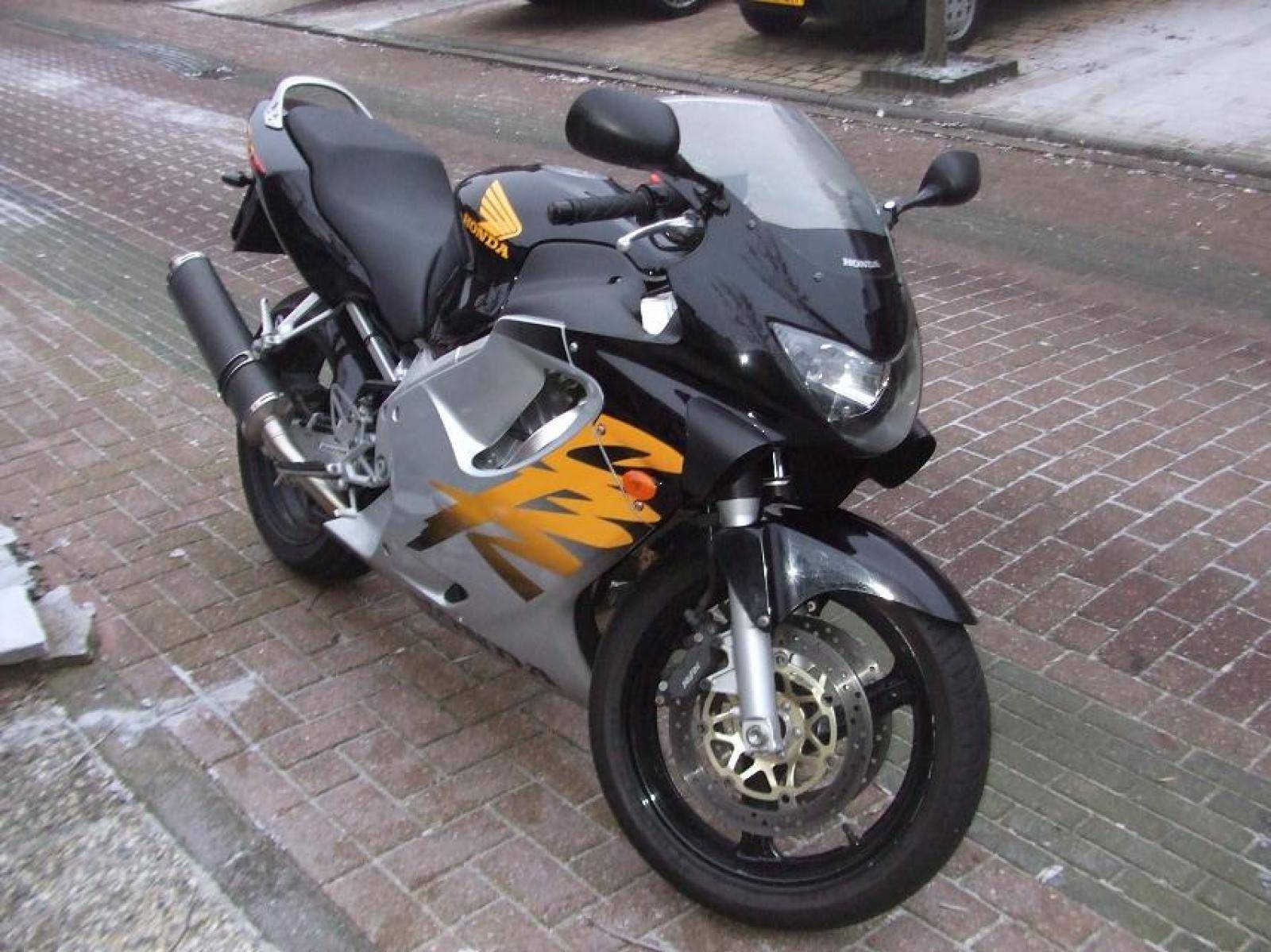 Honda cbr 600 f - обзор, технические характеристики | mymot - каталог мотоциклов и все объявления об их продаже в одном месте