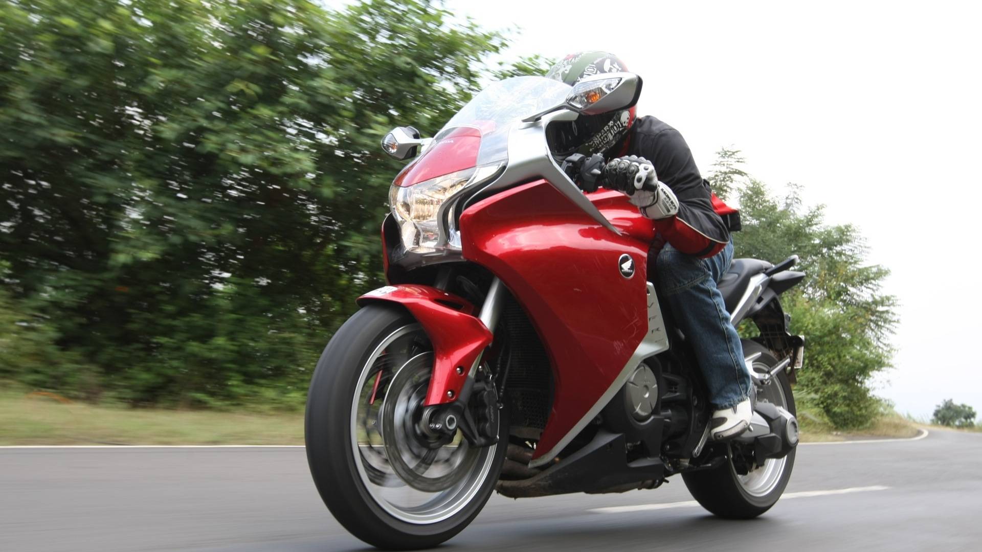 Насколько хорош мотоцикл honda vfr1200f 2010 г