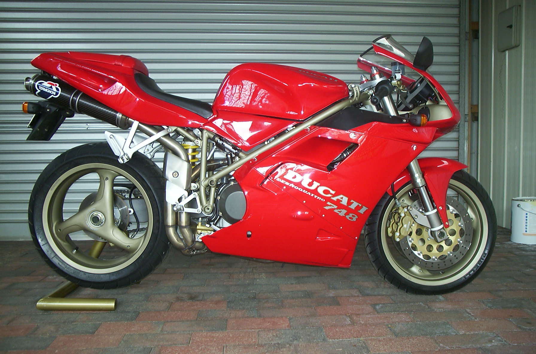 Ducati 748/916 repair manual (1994-2002)