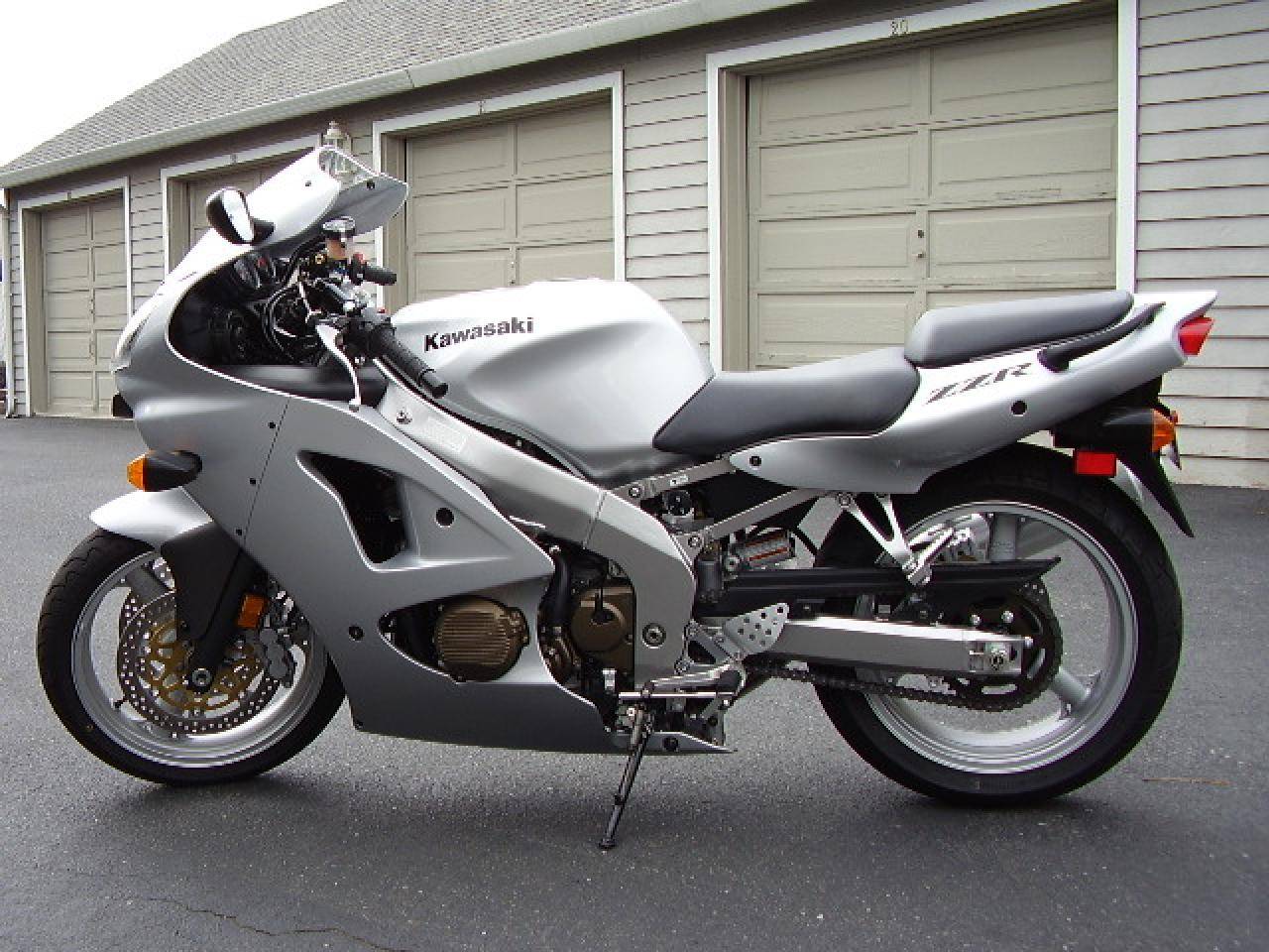 Мотоцикл kawasaki zzr 600