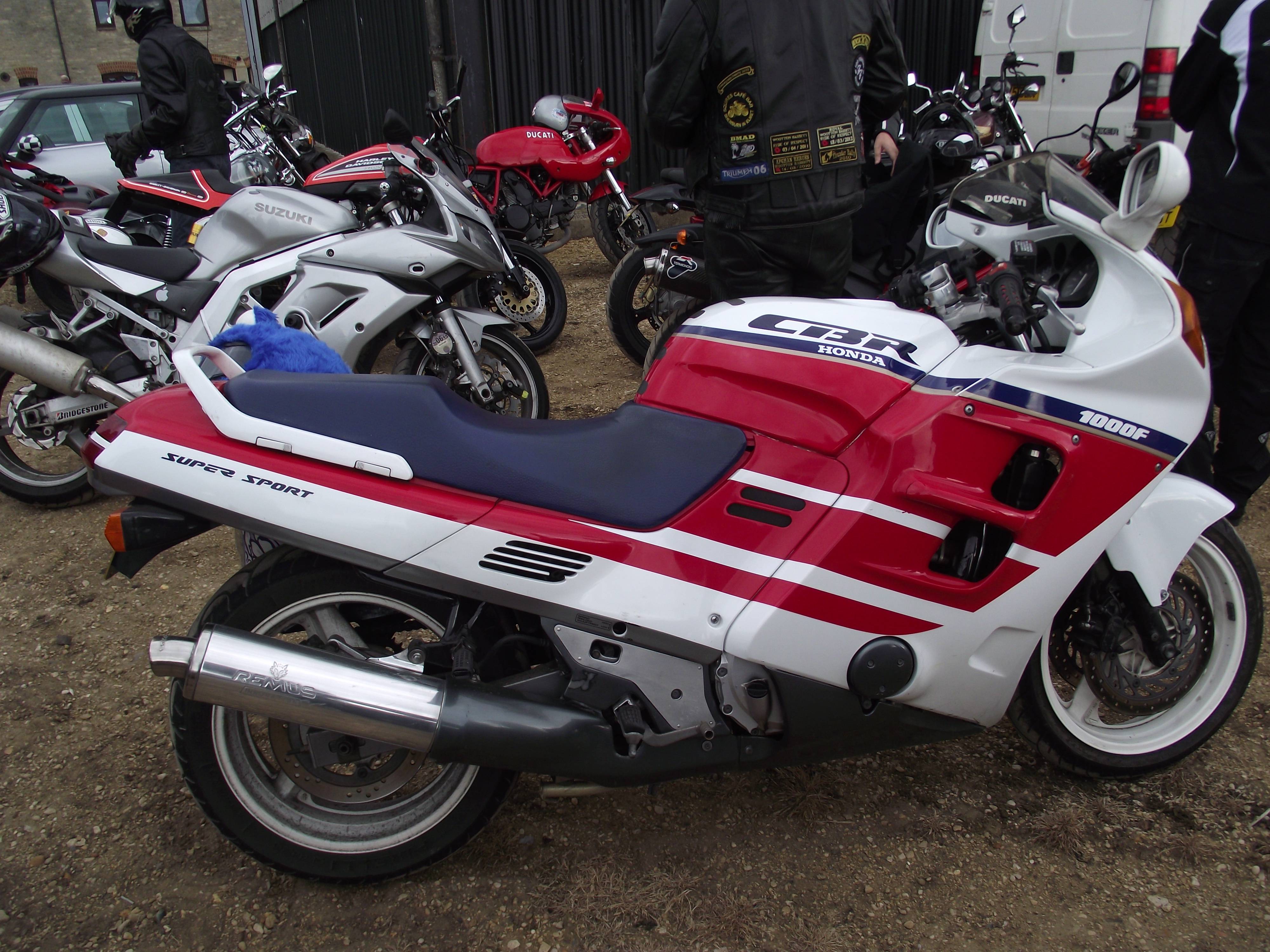 Тест-драйв honda cbr1000f от журнала "моторевю" — enduro.team