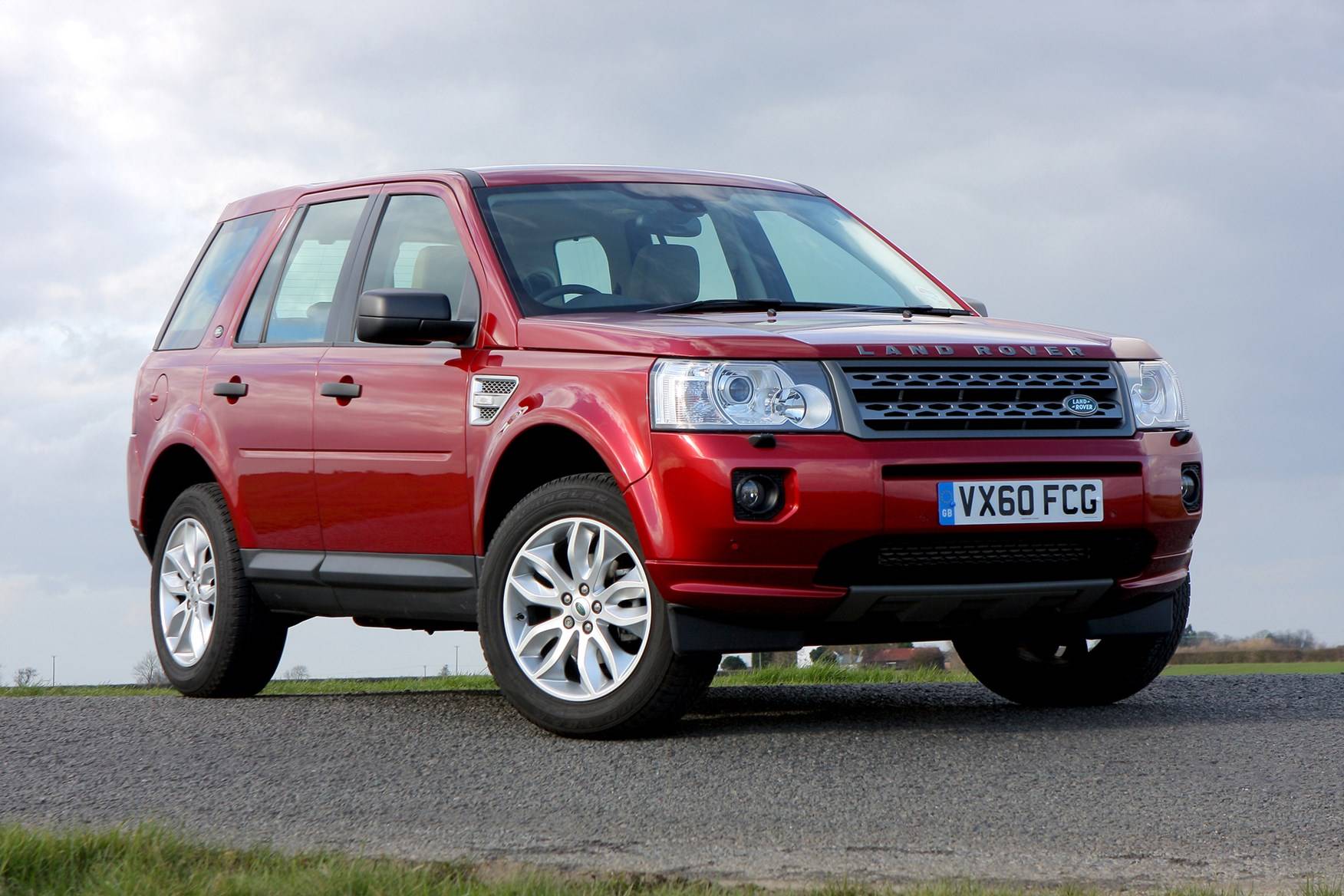 Вдогонку за старшими: тест-драйв land rover freelander 2