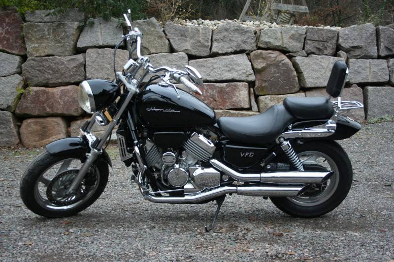 Мотоцикл honda magna vf750c - это надо знать