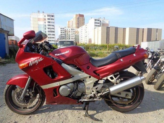 Kawasaki zzr400