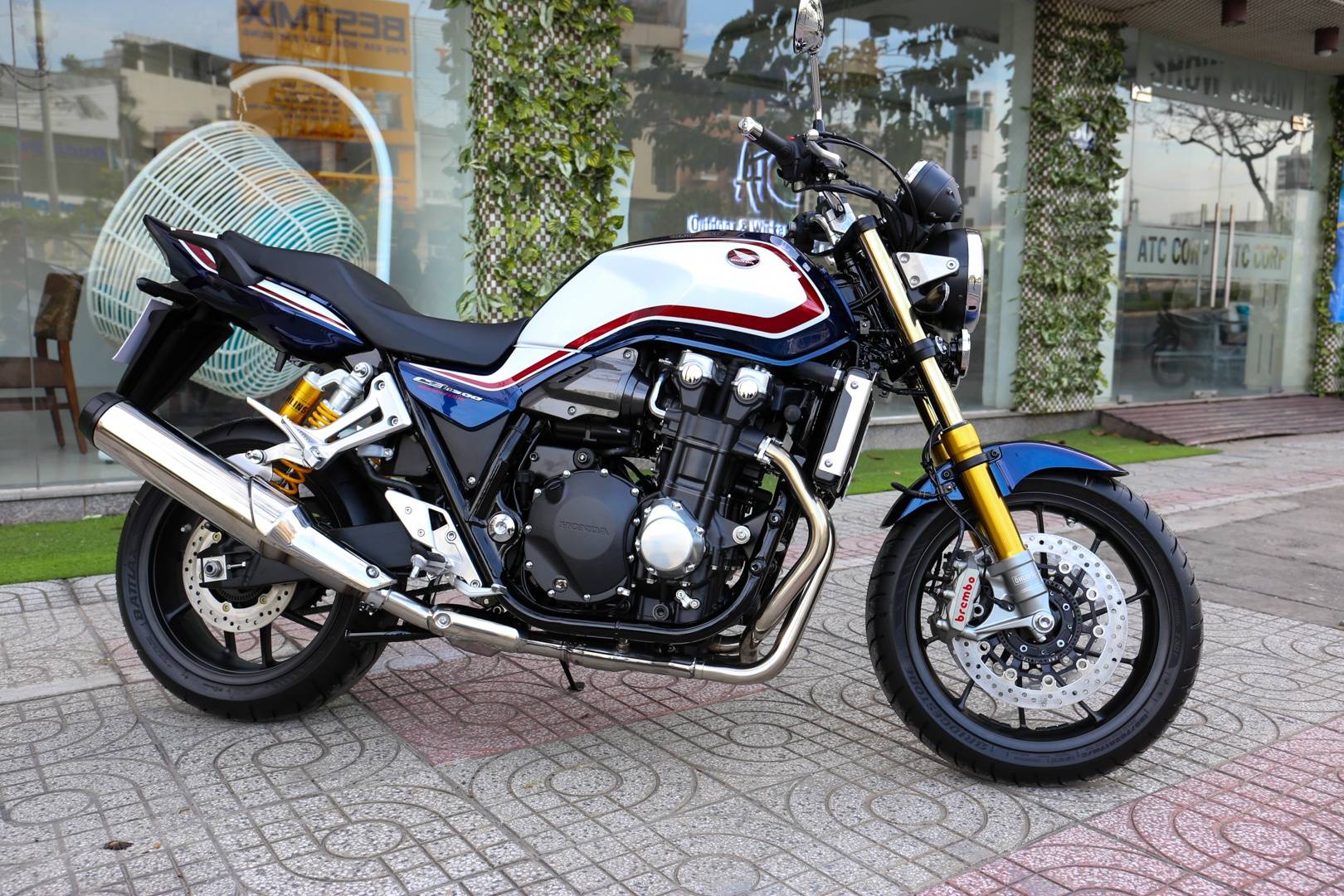 Обзор мотоцикла honda cb 1000 (cb1000sf, big one) — bikeswiki, энциклопедия японских мотоциклов