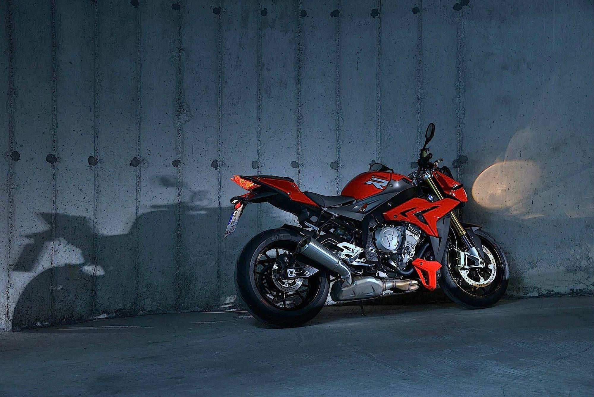 Мотоцикл bmw s1000 rr: фото, обзор, характеристики и особенности эксплуатации
