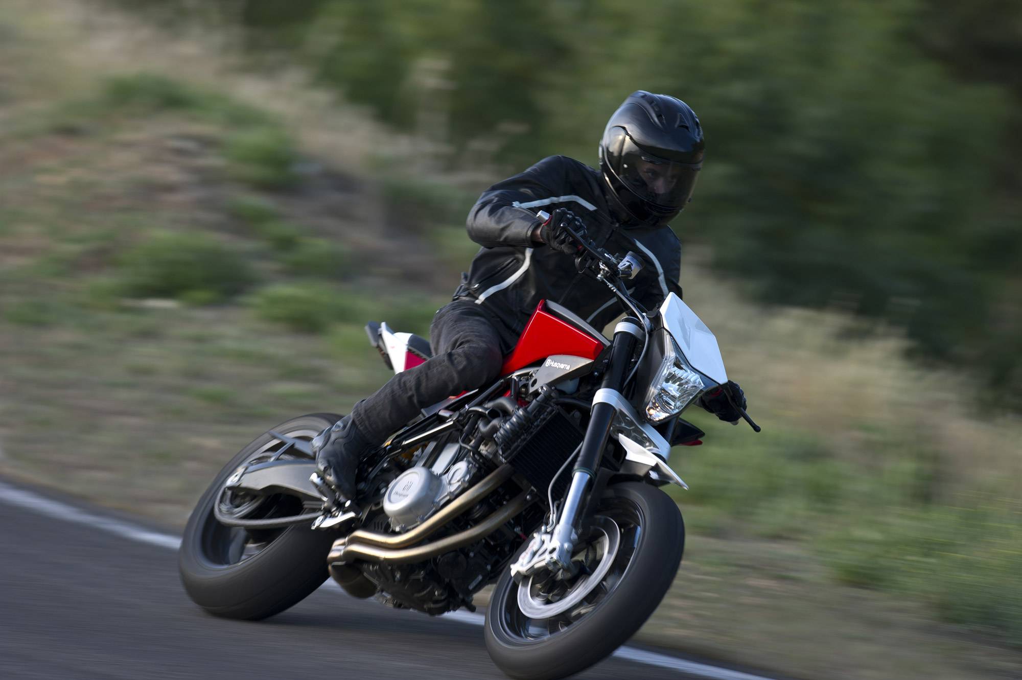 Husqvarna nuda 900 - cyclechaos