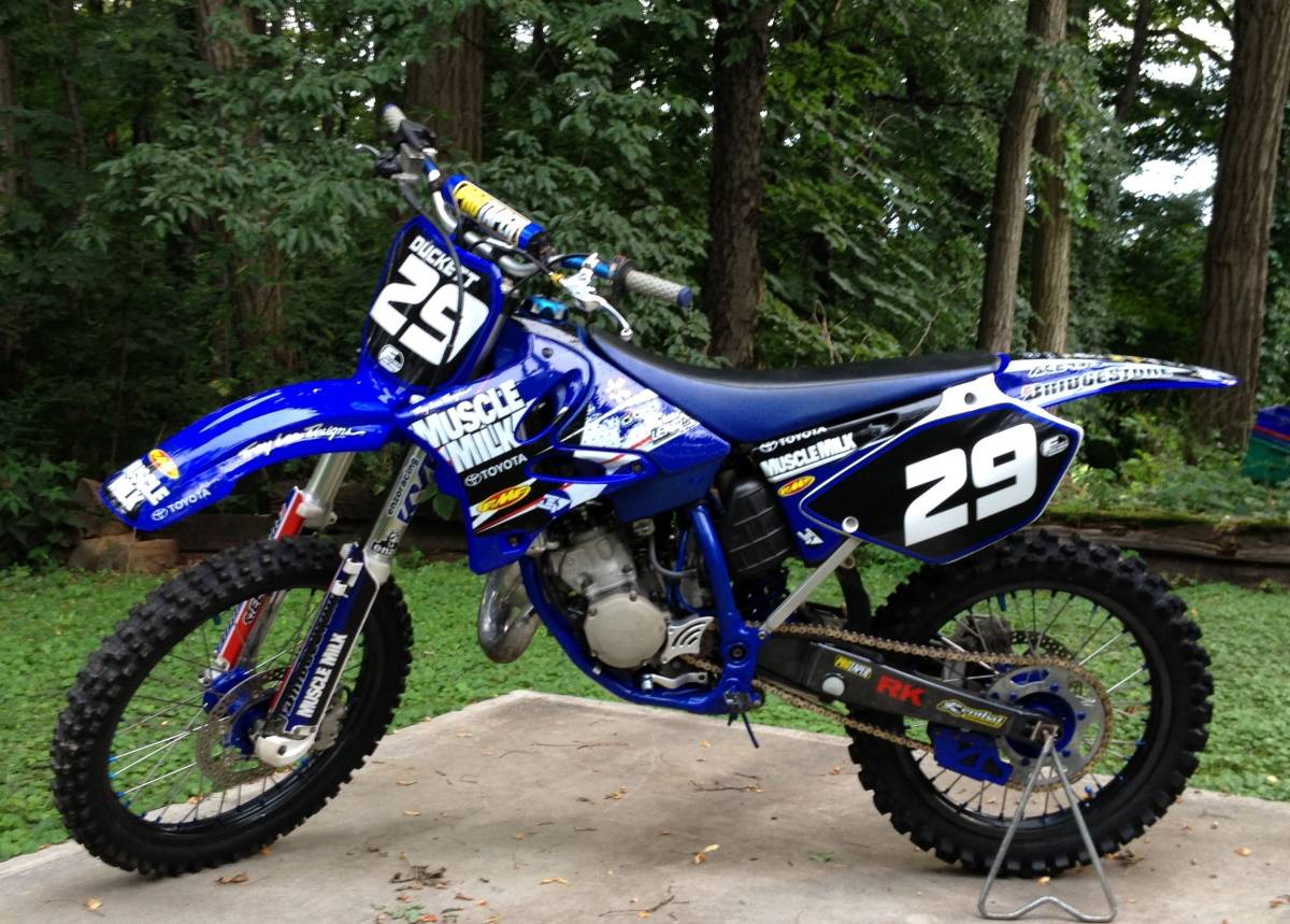 Кроссовый мотоцикл yz125