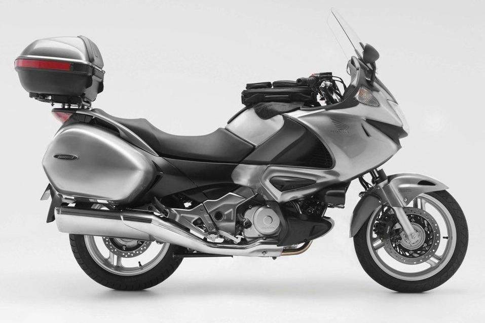 Honda nt700v deauville review | honda bike reviews | devitt