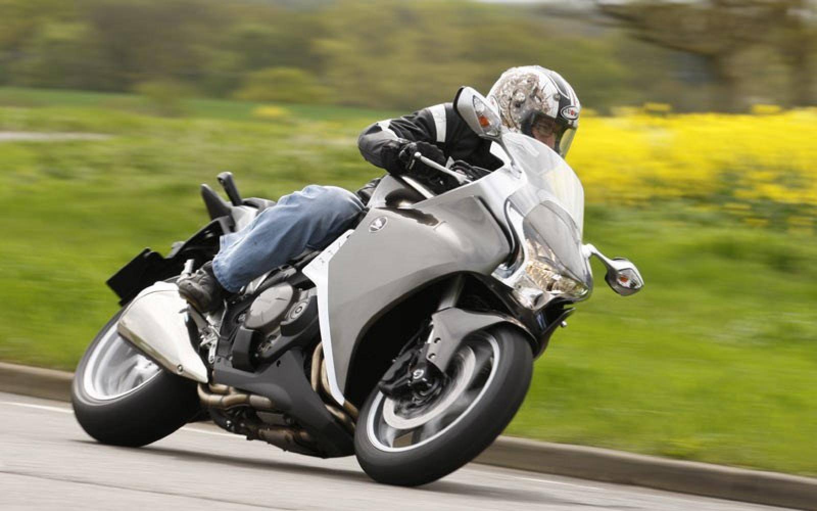 2012 honda vfr 1200 f test