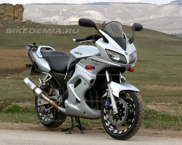 Сравнение yamaha yzf 600r  thundercat 2001 и fzs 600 fazer 2003 по характеристикам на базамото