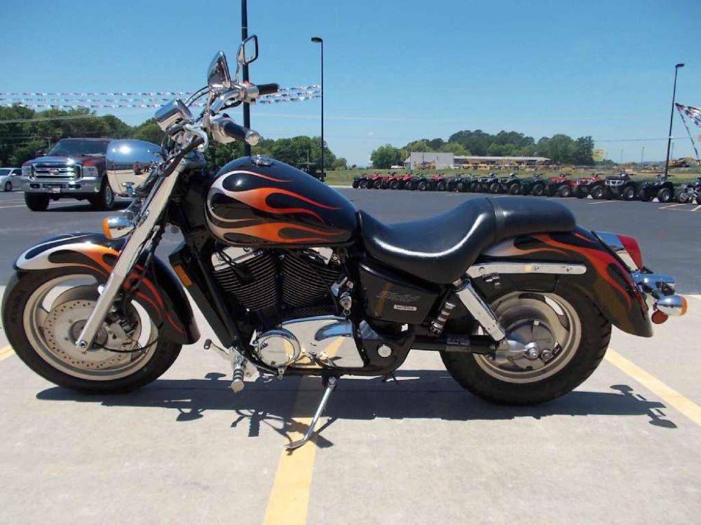Honda shadow 1100 (honda vt 1100)