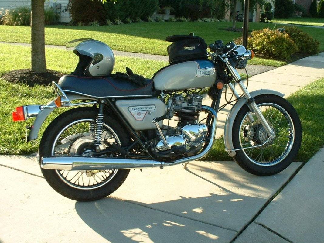 Триумф бонневиль - triumph bonneville