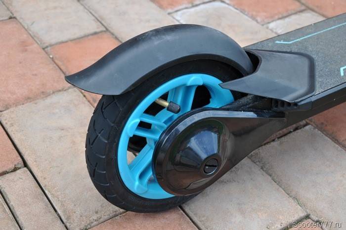 Обзор electrek: электрический скутер inmotion l8f предлагает высокое качество и высокую видимость - electrek | энергии 2023