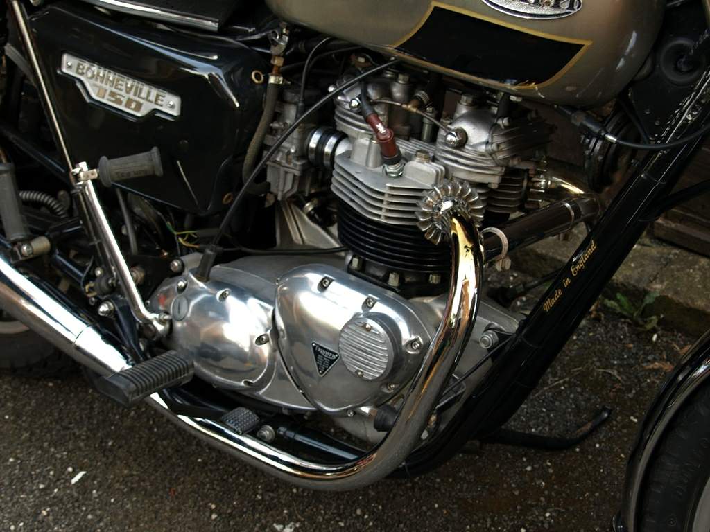 1982 triumph bonneville t140 executive   classic motorcycle pictures