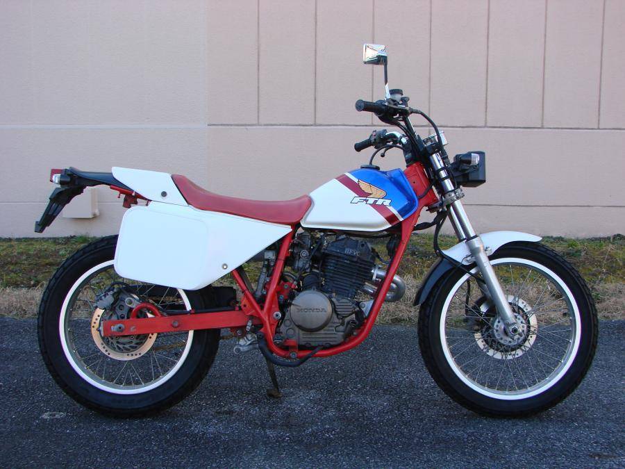 Мотоцикл honda ftr 2000