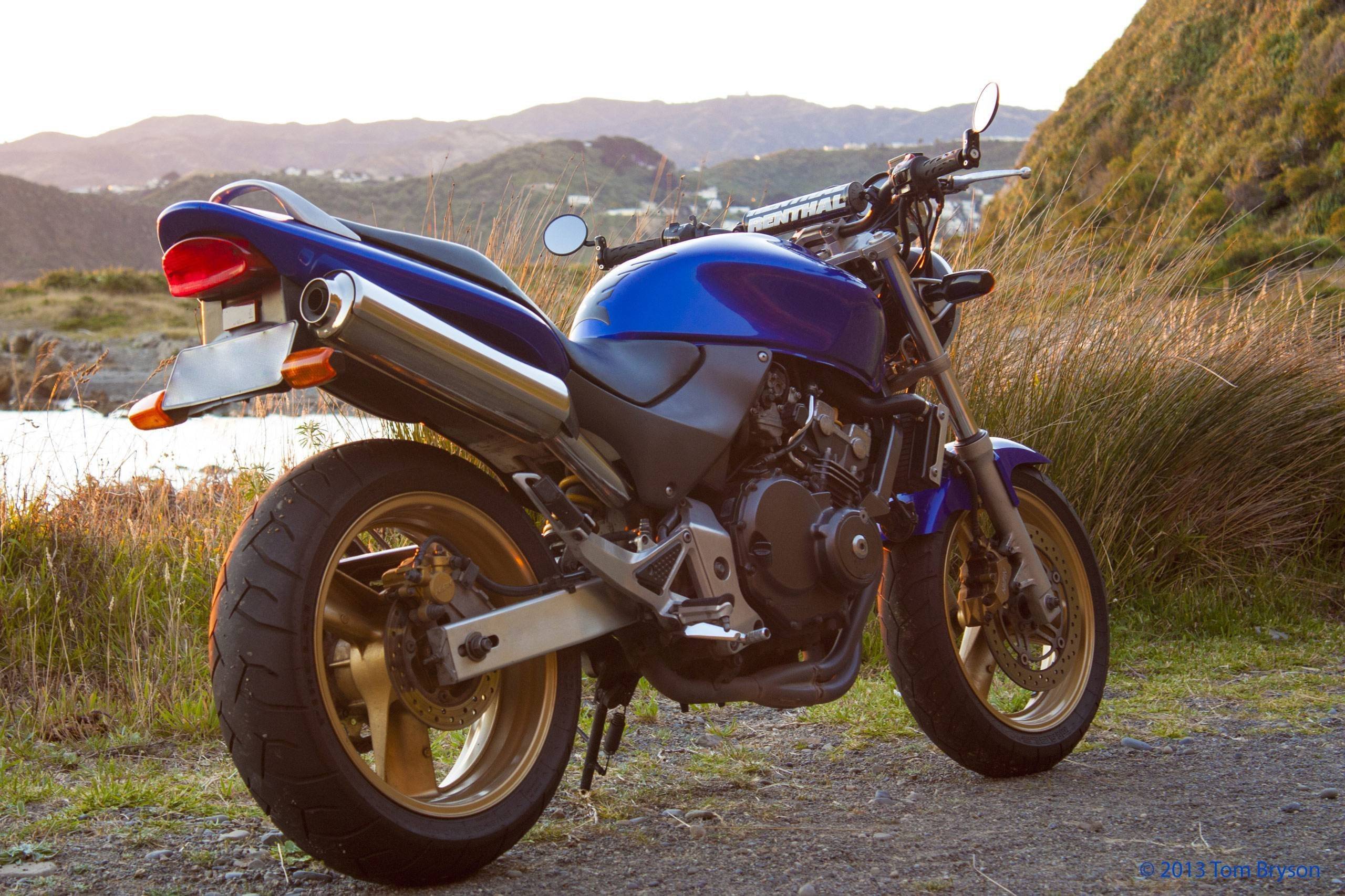 Honda cb 250 f hornet - обзор, технические характеристики | mymot - каталог мотоциклов и все объявления об их продаже в одном месте