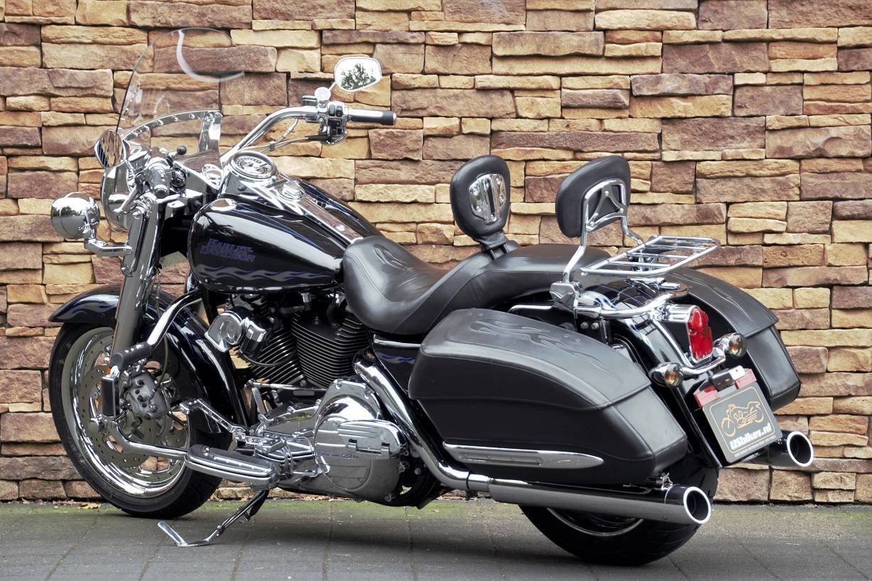 2022 harley davidson road king [specs, features, photos] | wbw