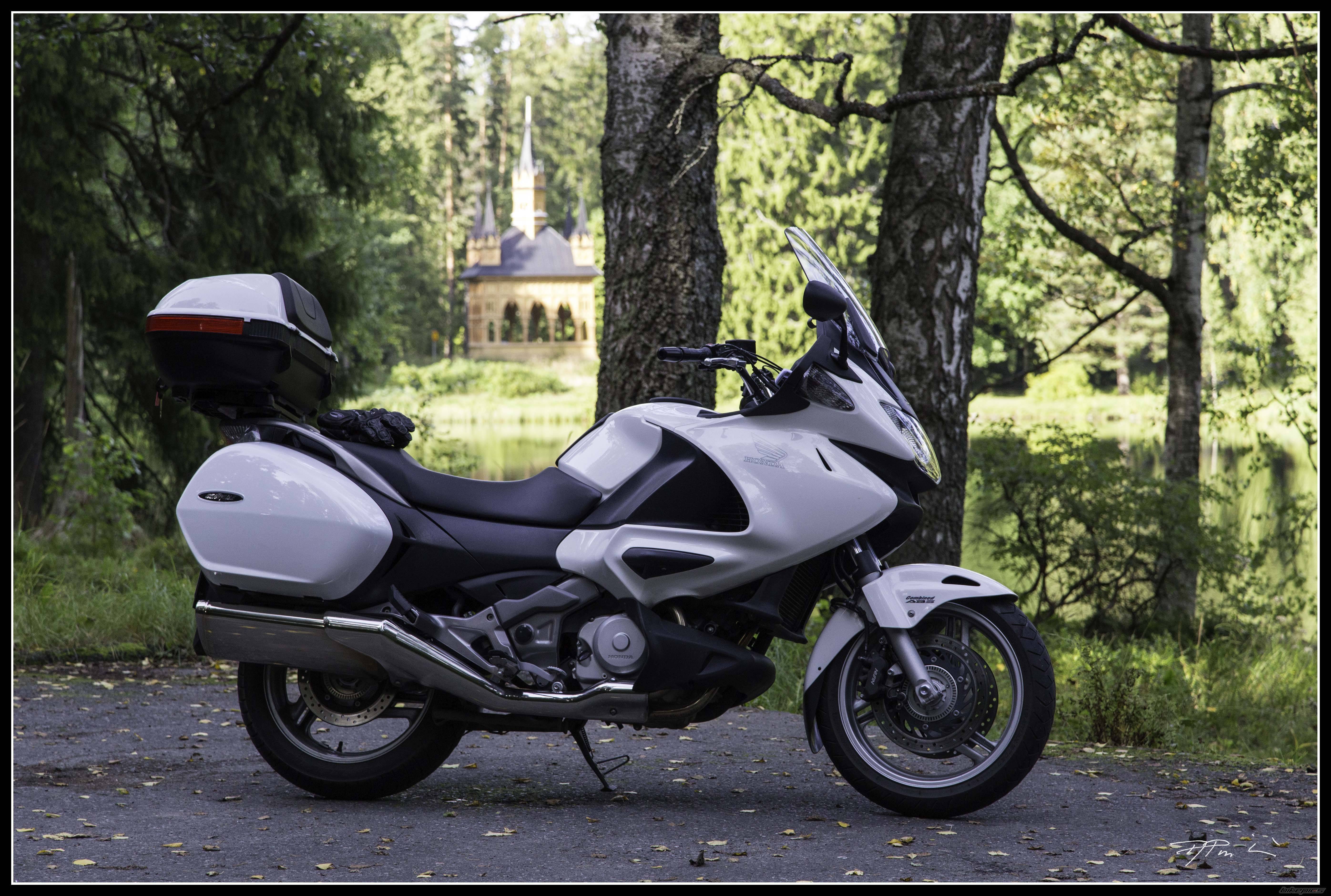 Мотоцикл st 700i (2011): технические характеристики, фото, видео