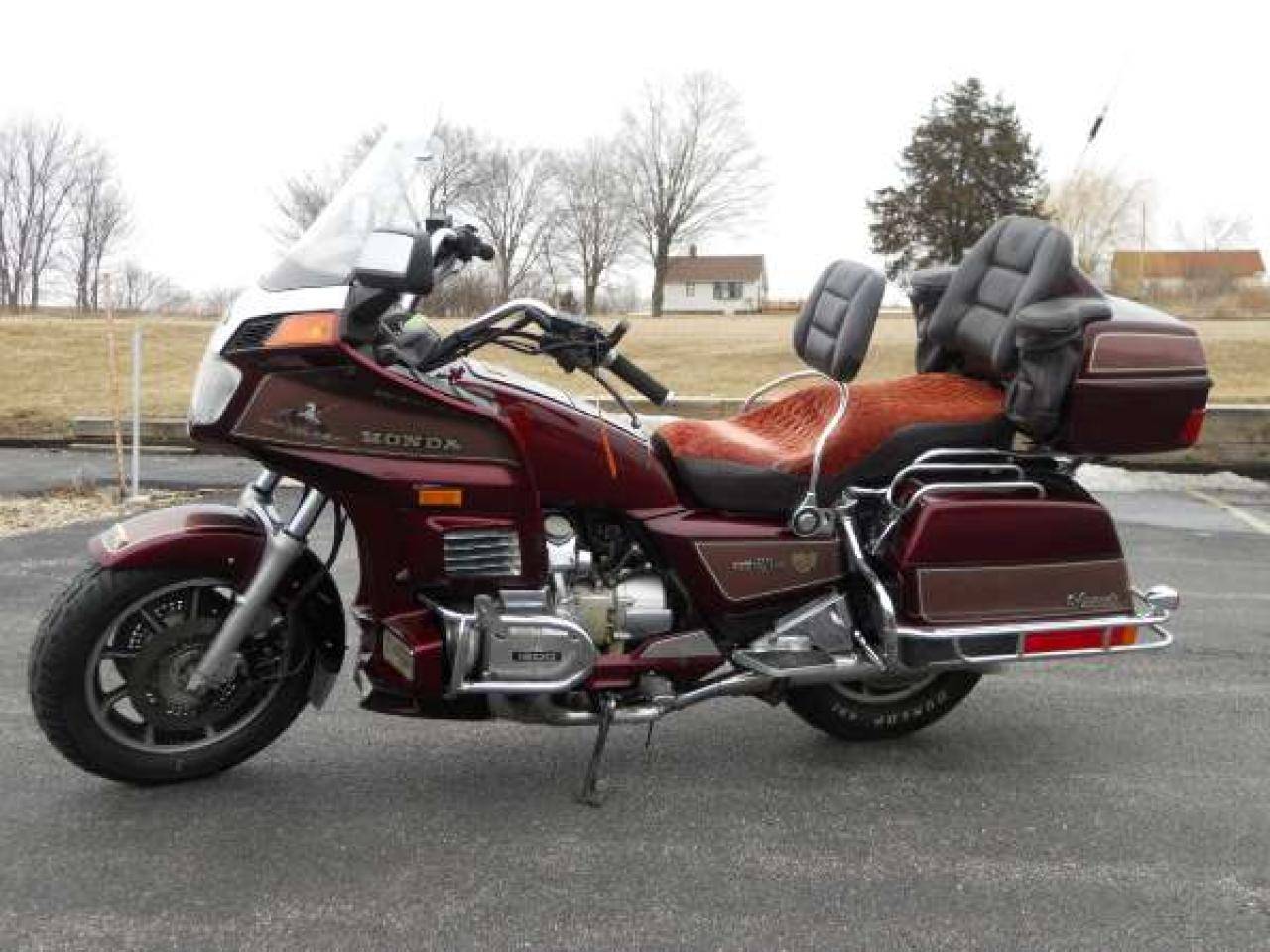 Обзор honda gold wing (хонда голд винг) gl 1800 - туристического японского мотоцикла