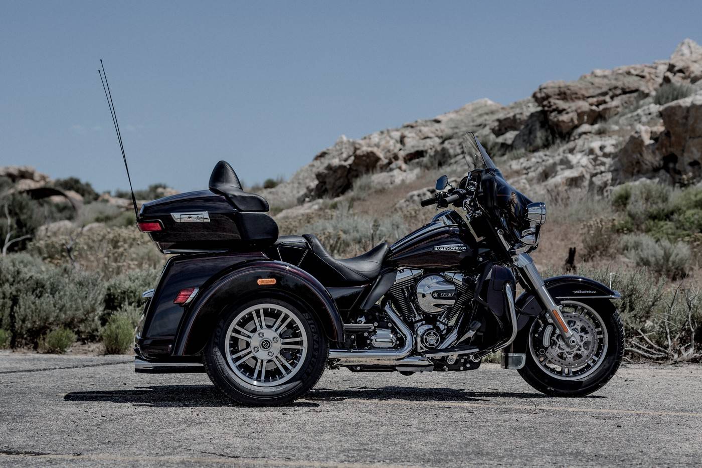 Harley-davidson flhtcutg tri glide ultra - cyclechaos
