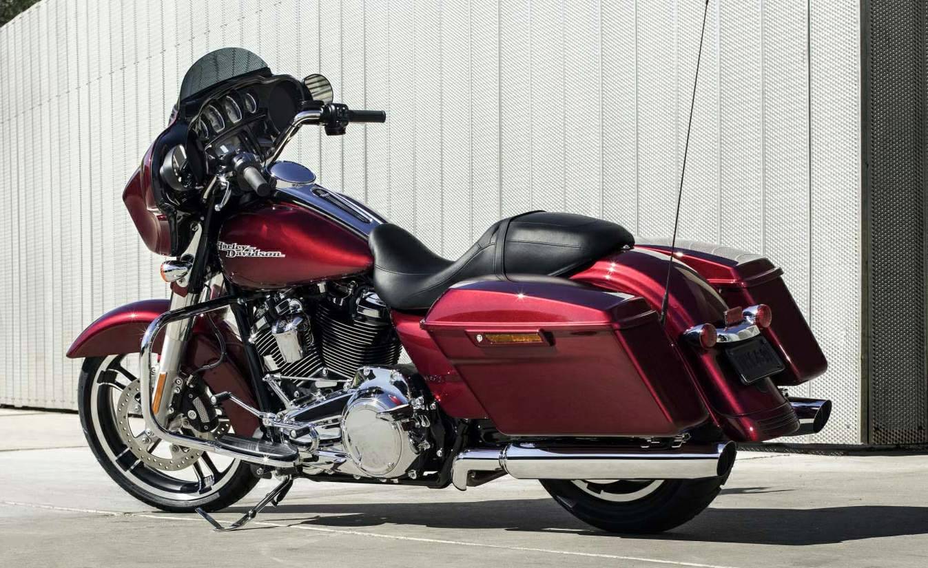 Harley davidson electra glide vs. harley davidson street glide - viking bags