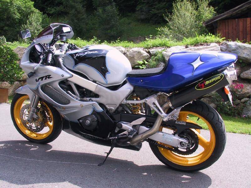 Обзор мотоцикла honda vtr 1000 f (firestorm, superhawk) — bikeswiki, энциклопедия японских мотоциклов