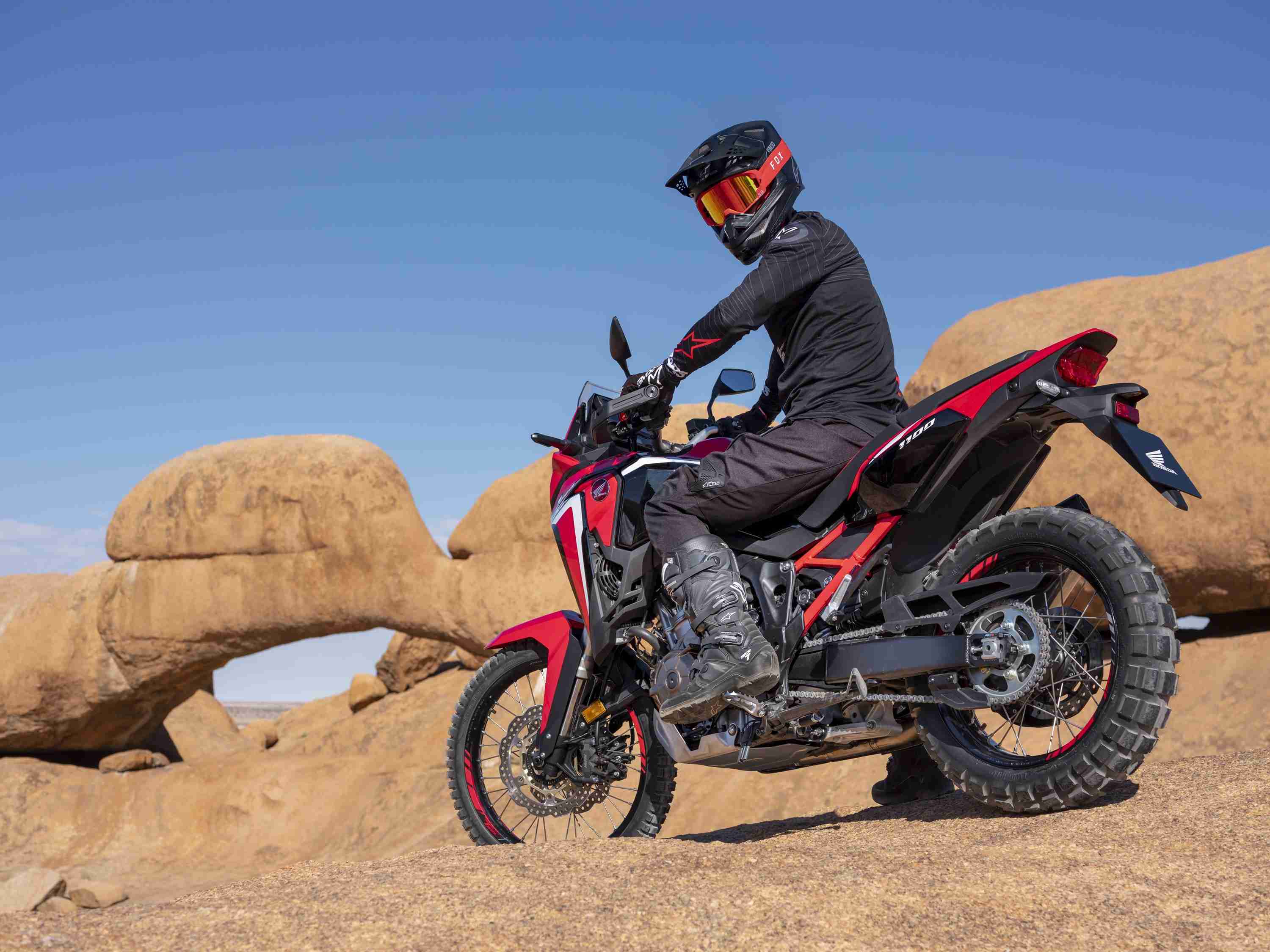 Honda crf 1000 africa twin вернулась с «автоматом»