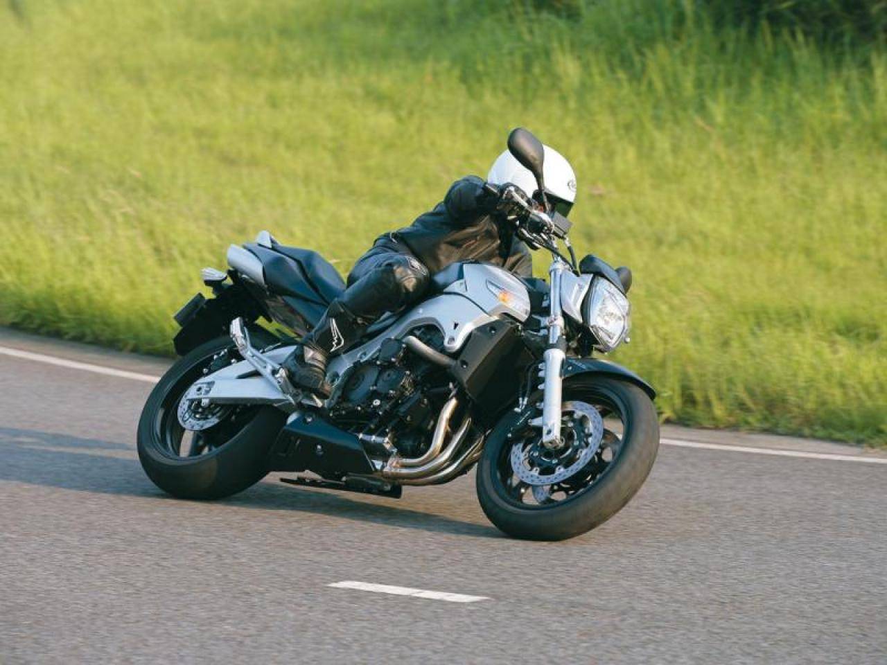 Нейкед мотоциклы. лучшие модели в классе: рейтинг 2022