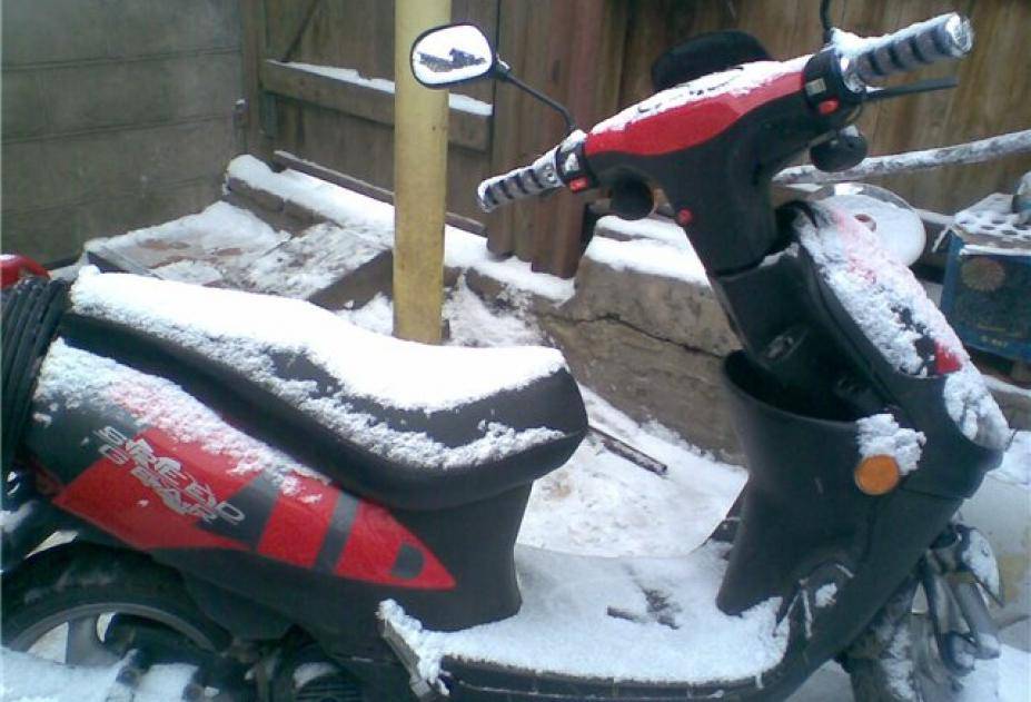 Как ездить на скутере зимой — эксплуатация мопеда зимой