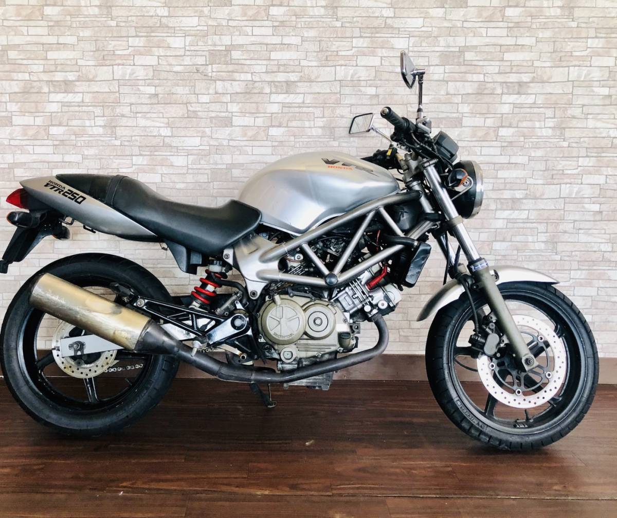 Мотоцикл honda vtr250 2002: разбираемся подробно