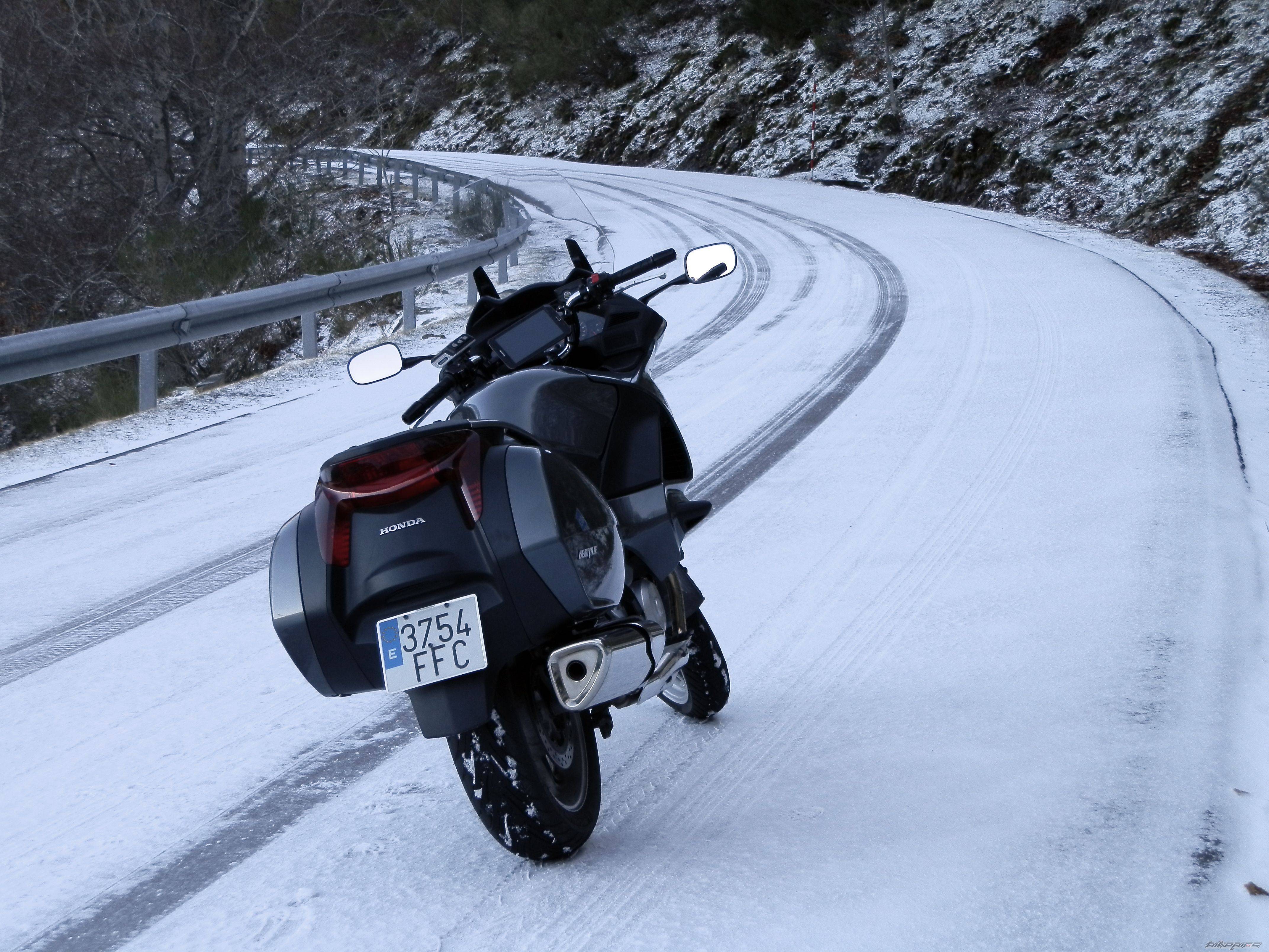 Honda nt 700v deauville — яркий и интересный байк