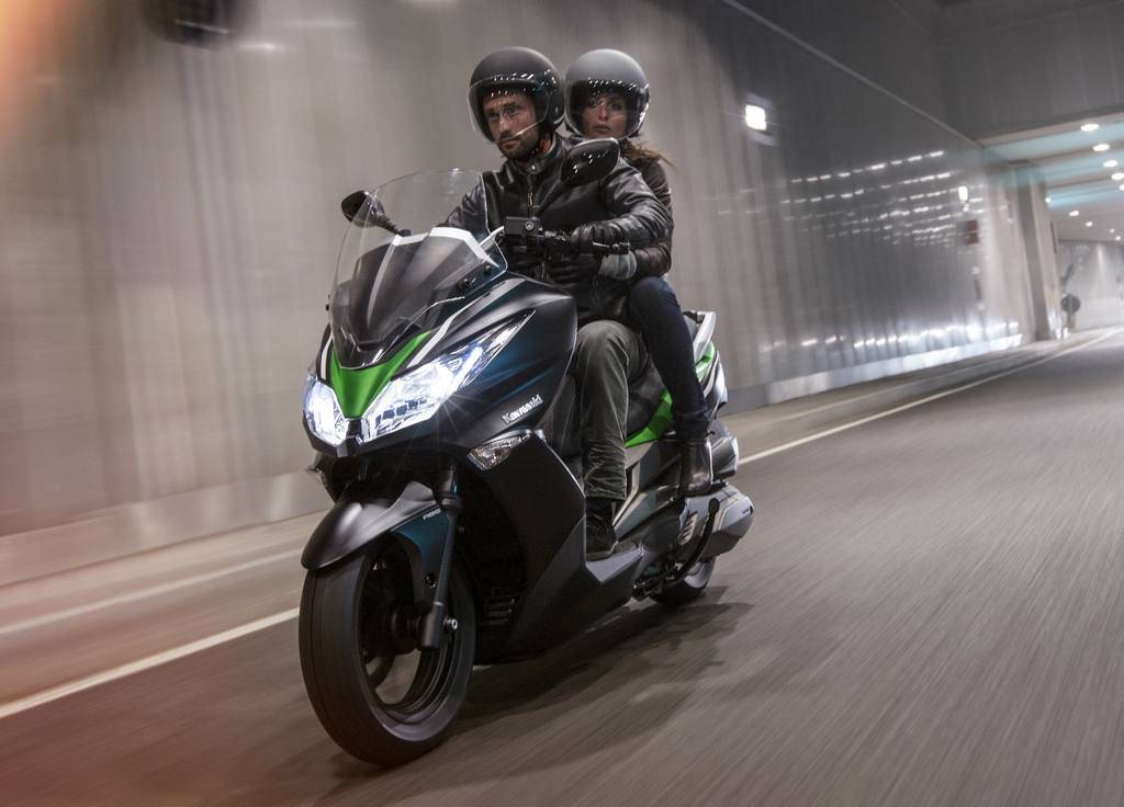 Mr. green: обзор максискутера kawasaki j300
